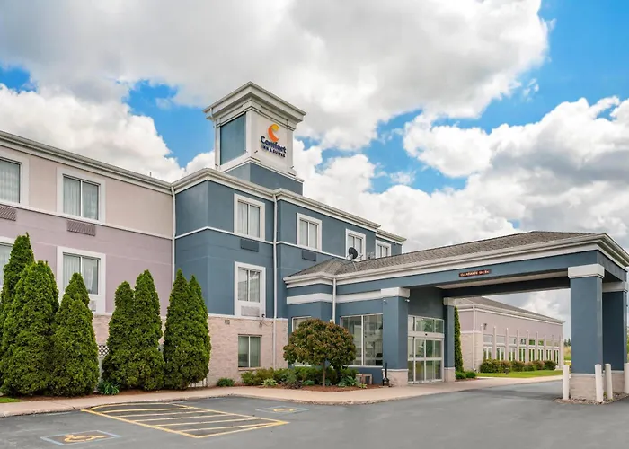Comfort Inn & Suites Sheboygan I-43