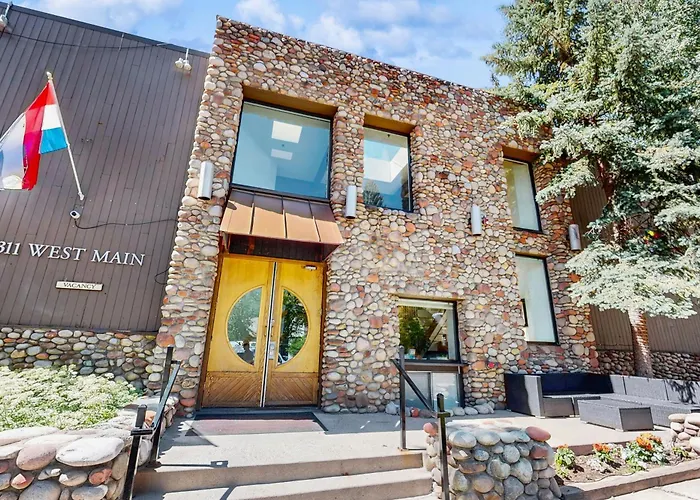 Main St. Gem - Pool & Hot Tub - Walk To Lifts, Dog-Friendly, Third Floor