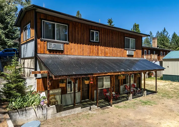 Lake Village Lodge