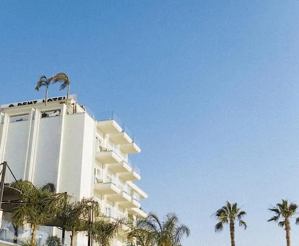 Demi Hotel
