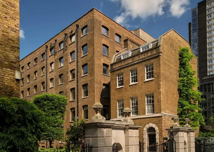 Sir Devonshire Square , Part Of Sircle Collection