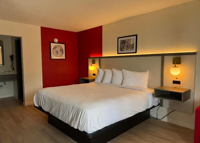 Ramada By Wyndham Lumberton Nc North