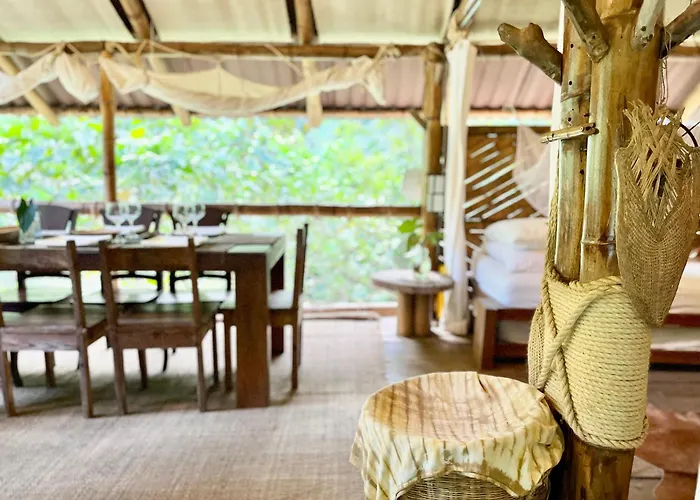 Ecocabaña Pocahontas en rio Santo Domingo, Melcocho