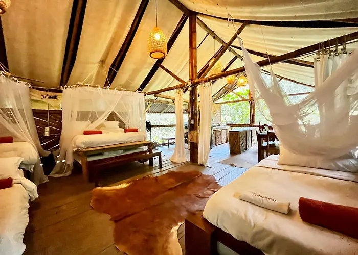 Ecocabaña Pocahontas en rio Santo Domingo, Melcocho