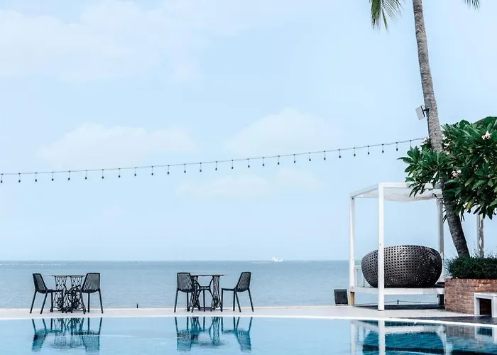 The Loft Seaside Sriracha Hotel