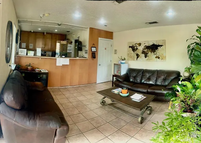 Hallmark Inn And Suites