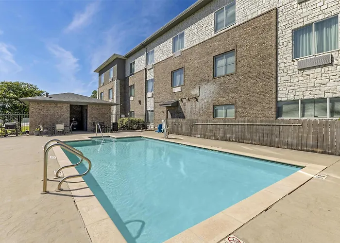 Best Western Plus Sand Bass Inn And Suites