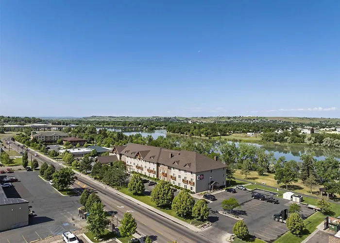 Best Western Plus Riverfront And Suites