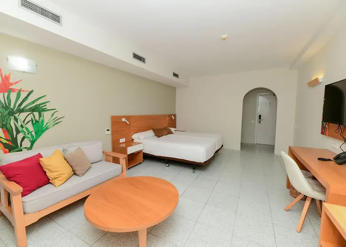 Hotel LIVVO Koala Garden