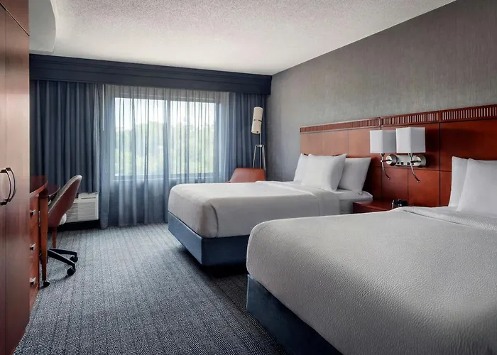 Courtyard By Marriott Paramus