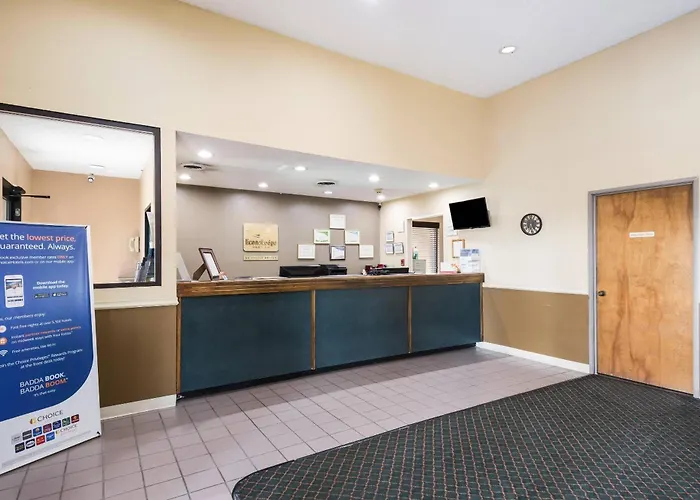 Econo Lodge Inn & Suites Knoxville East