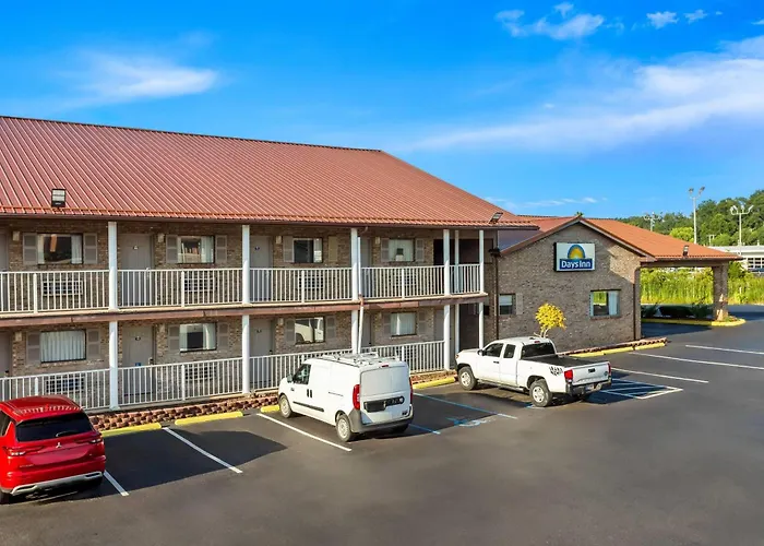 Days Inn By Wyndham Huntington