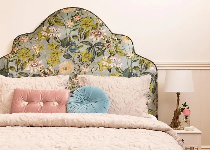 Summerlands - Country Luxe