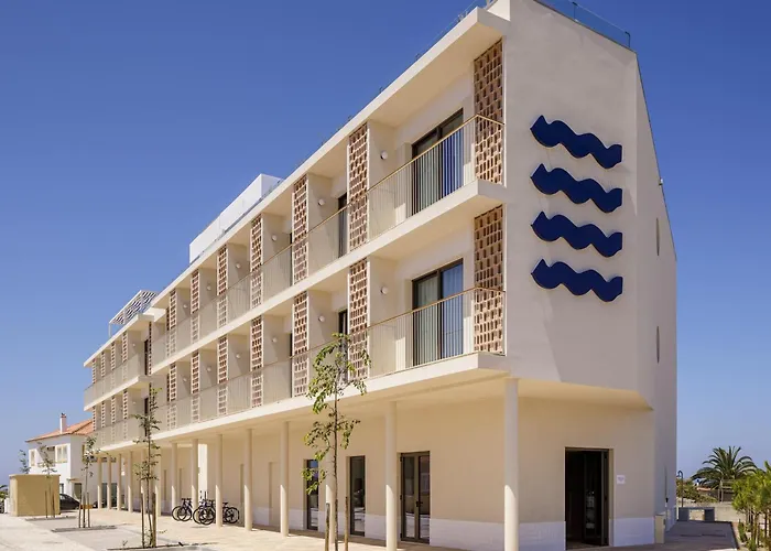 Amarello Hotel Praia Santo André, Tapestry Collection by Hilton