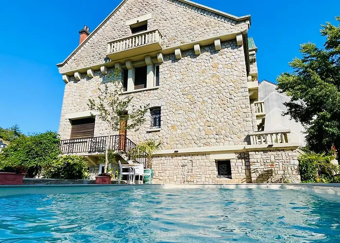 La Maison Au Toit