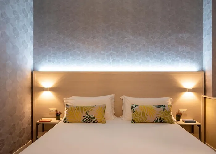 Hotel Embassy