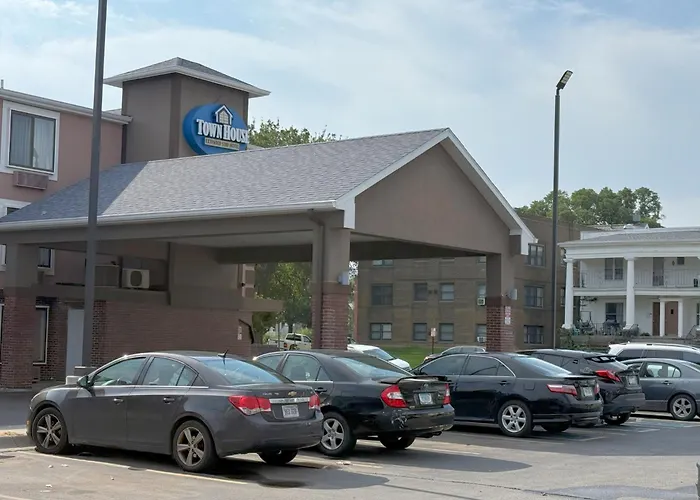 Townhouse Extended Stay Downtown