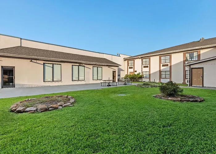 Baymont By Wyndham Port Arthur - Groves Area