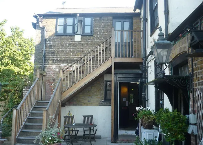 The Darnley Arms