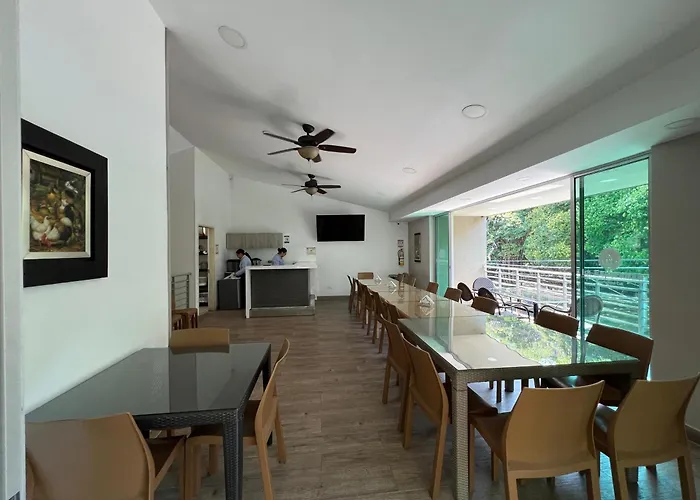 Hotel La Esperanza Ciudad Jardín