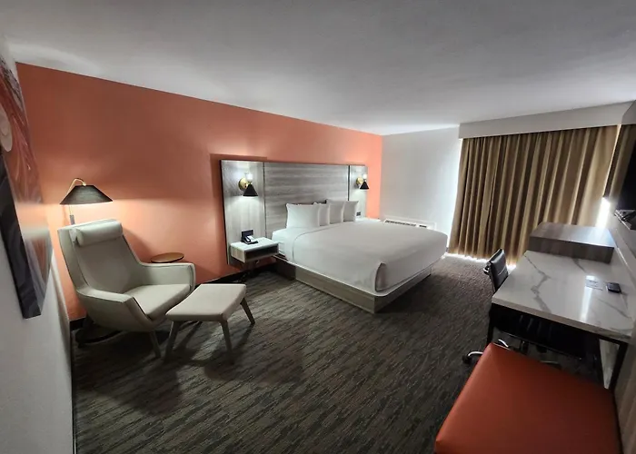 The Grand Inn Peoria