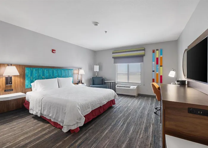 Hampton Inn & Suites