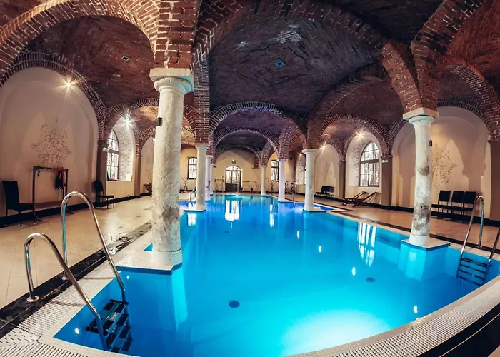 Palac Wiechlice - Hotel, Restaurant, Spa
