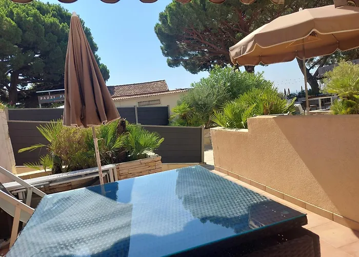 Hotel de la Plage Le Lavandou