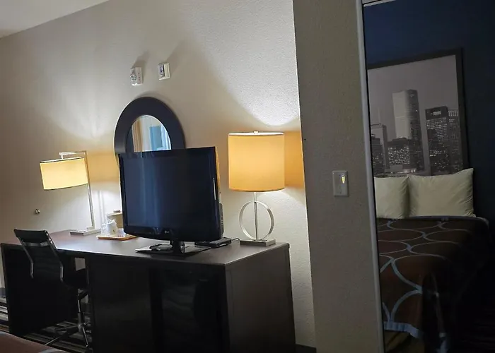 Super 8 By Wyndham Dilley Tx