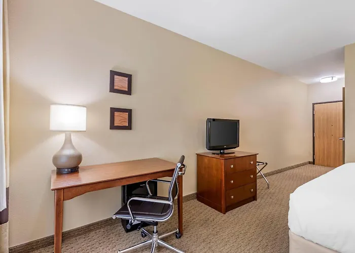 Comfort Inn & Suites Near I-80