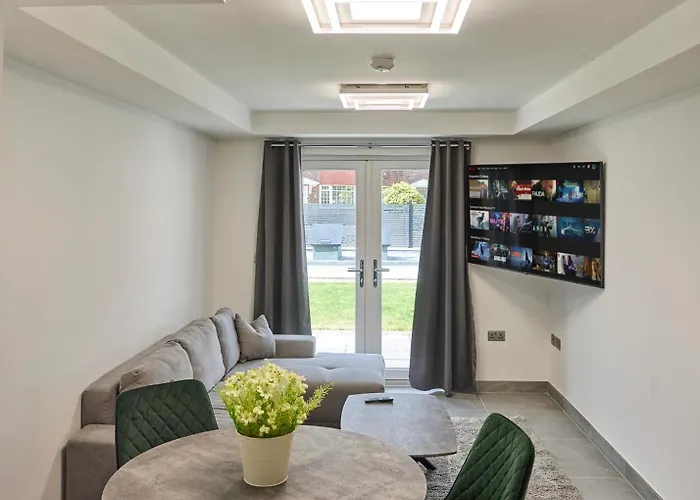 The Ashcroft Studios & Apartments With Free Parking