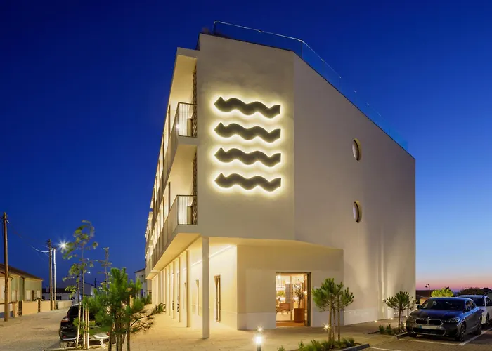 Amarello Hotel Praia Santo André, Tapestry Collection by Hilton