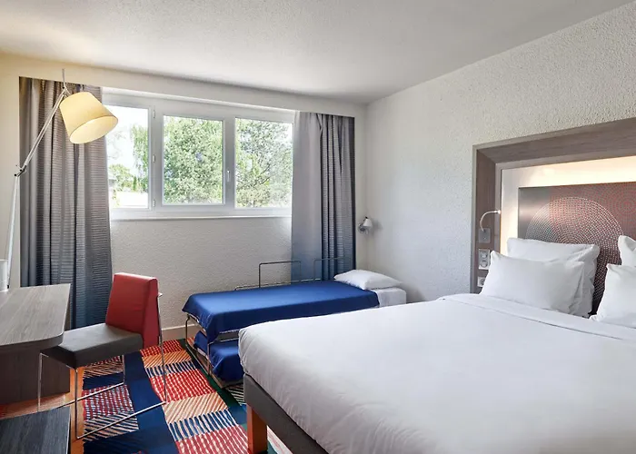 B&B HOTEL Cergy Port 4 étoiles