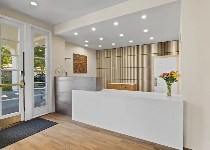 University Park Inn & Suites, An Ascend Collection Hotel Davis
