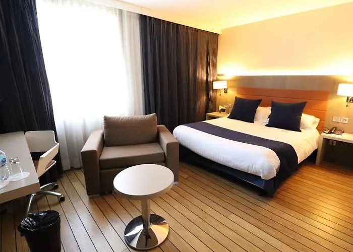 Logis Hôtel Les Tuileries