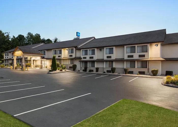 Baymont By Wyndham Branford/New Haven