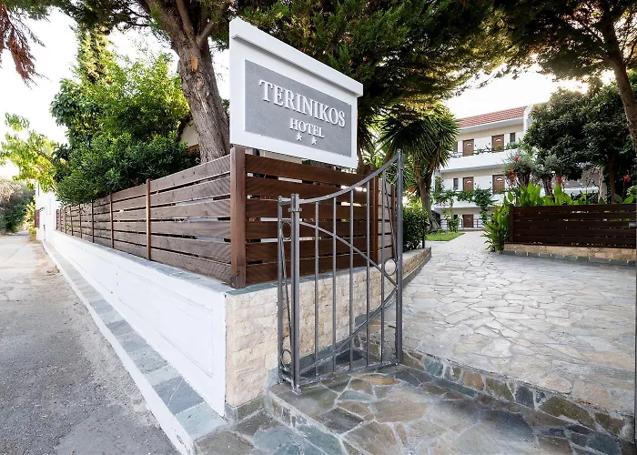 Terinikos Sunny Garden Hotel & Junior Suites