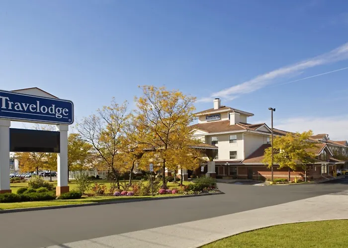 Travelodge By Wyndham Oshawa Whitby