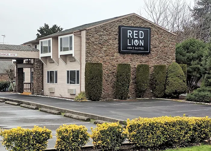 Red Lion Inn & Suites