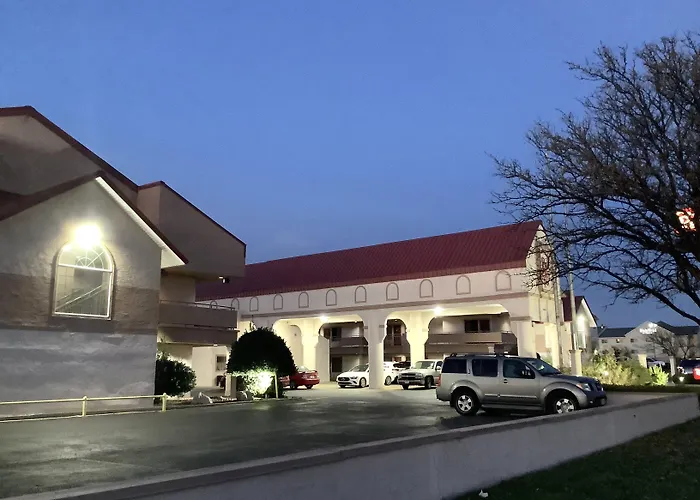 Red Roof Inn West