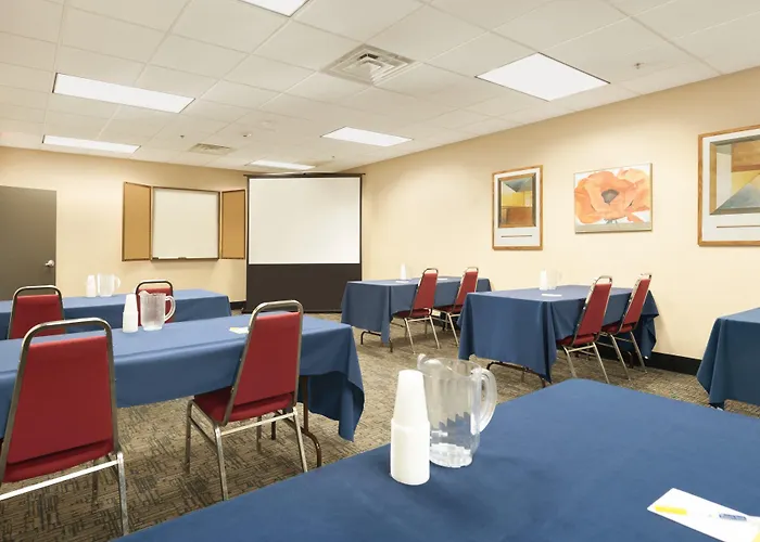 Comfort Inn & Suites Airport