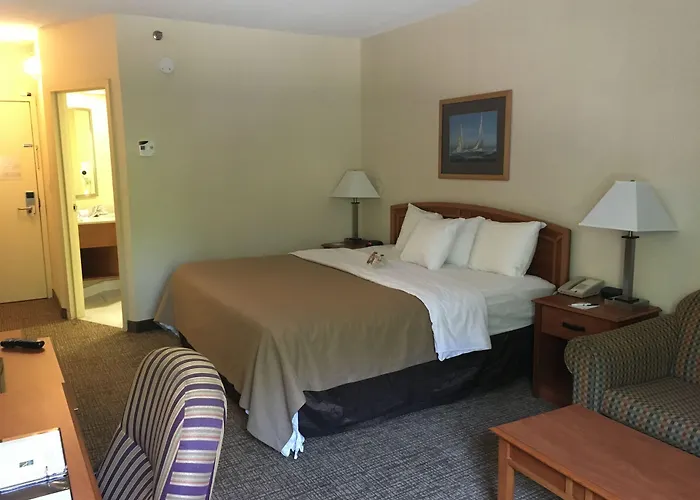 Quality Inn -Groton