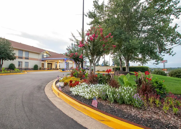Days Inn & Suites By Wyndham