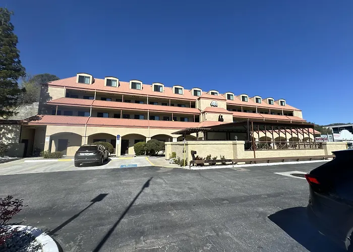 Yosemite Sierra Inn