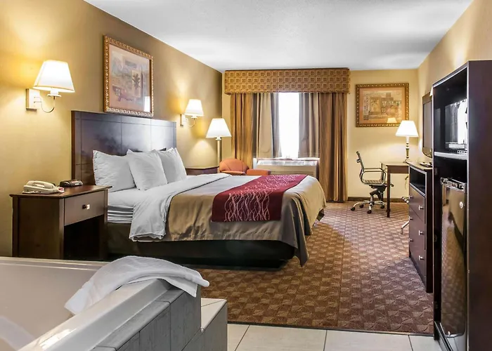 Quality Inn Defiance