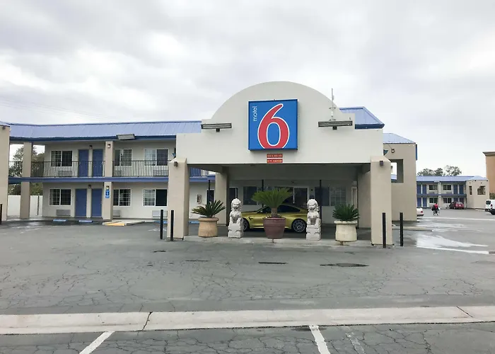 Motel 6-, Ca