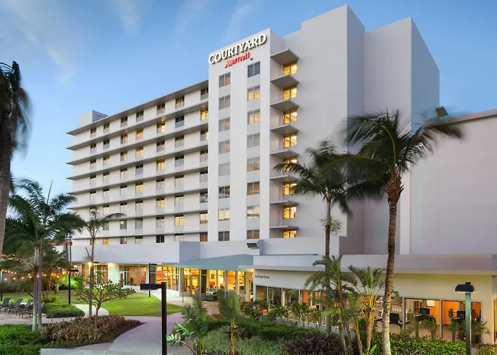 Courtyard By Marriott Airport
