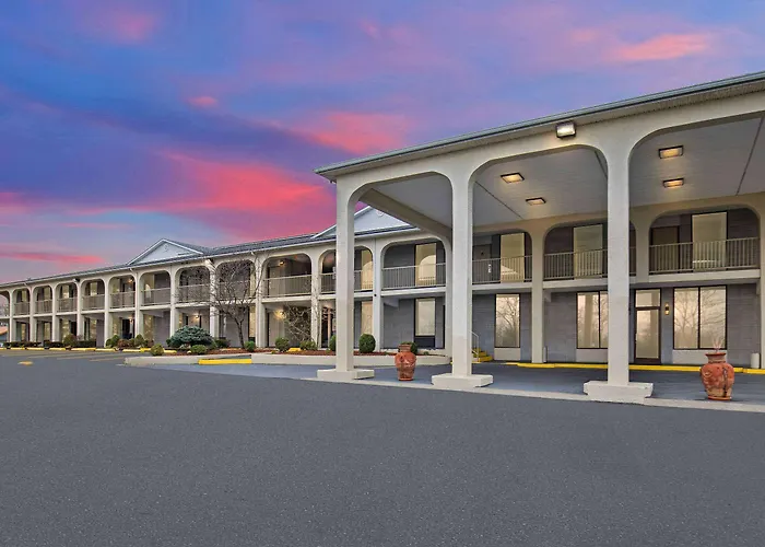 Days Inn By Wyndham Columbia Kentucky