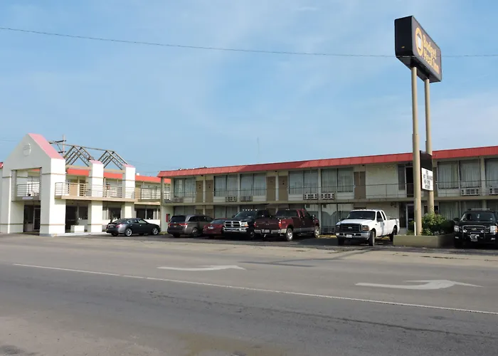 Oyo Hotel Hutchinson West 4Th Ave