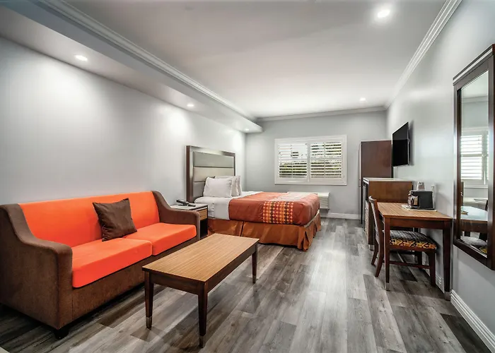 Rodeway Inn & Suites Pasadena